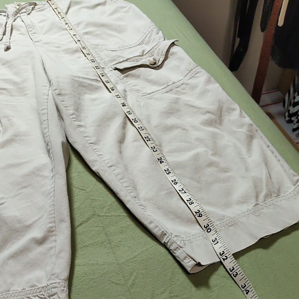 White Stag Women's Cargo Shorts, Size 14 - Picture 4 of 8